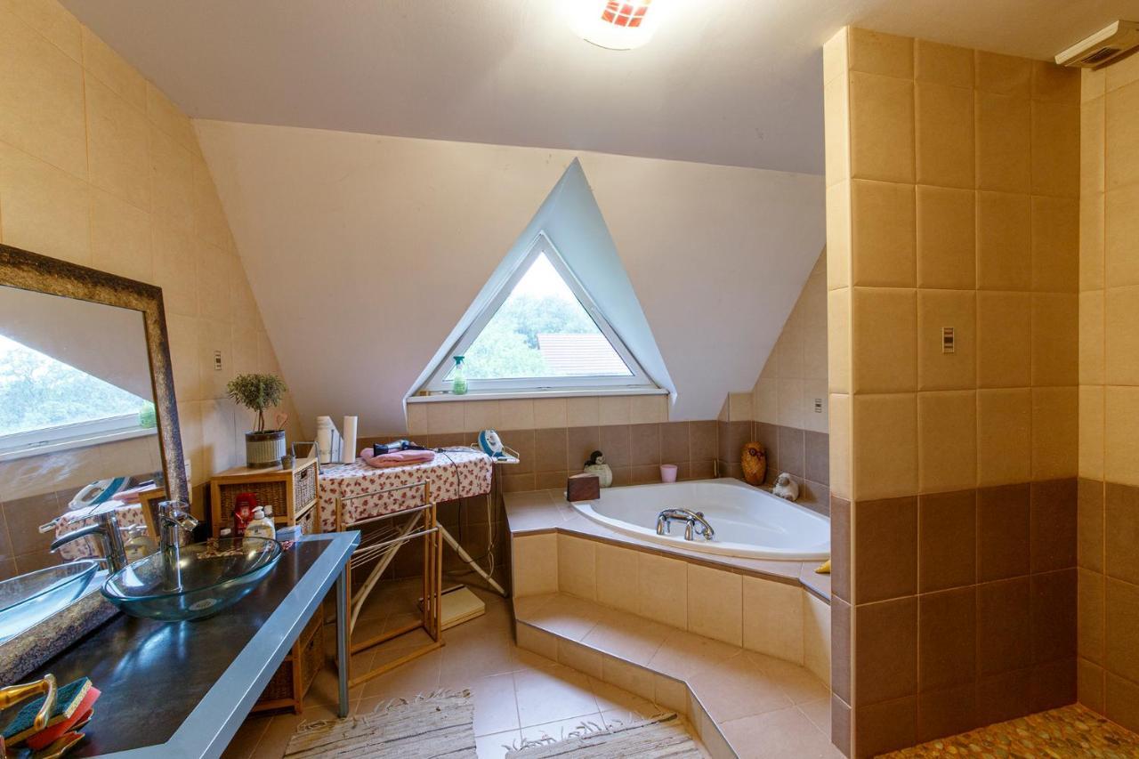 Chambre Avec Grand Lit Soultz-sous-Forets Exterior photo